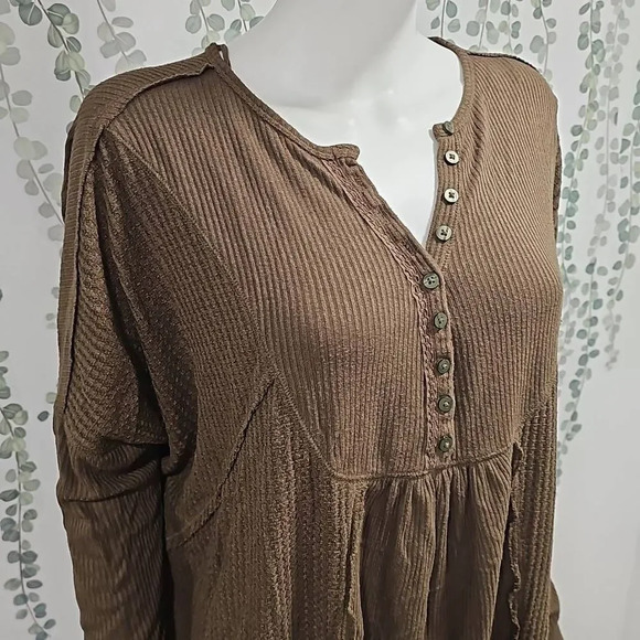 Free People LEO HENLEY TEE IN ARMY Sz S - Picture 4 of 11